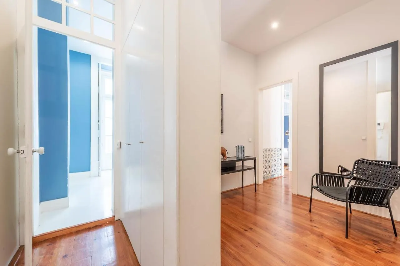 Апартаменты Guestready - Mod-Luxe 2Br Apt Near Cais Das Colunas Лиссабон